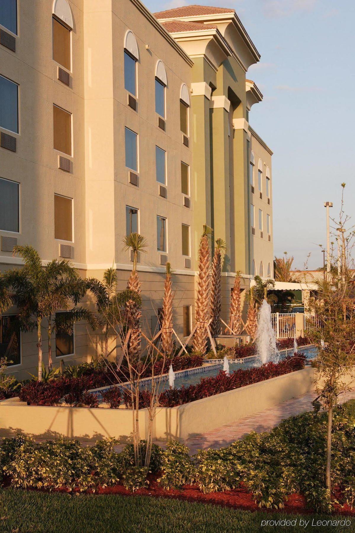 Hampton Inn & Suites Wellington Royal Palm Beach Extérieur photo